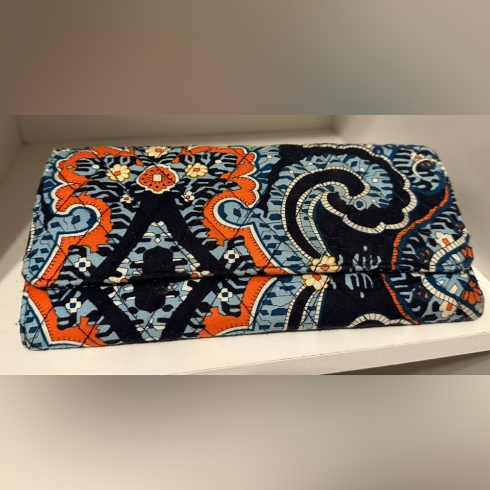 Vera Bradley trifold wallet with magnetic closure. Retired Marrakesh pattern
